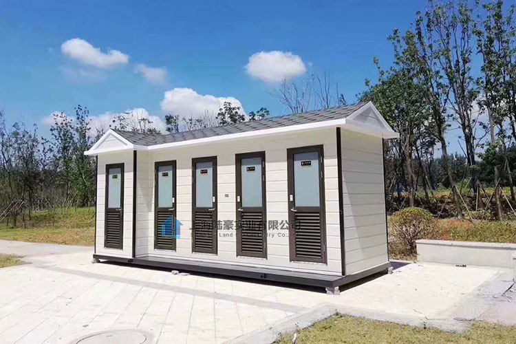 廁所的細(xì)部設(shè)計，扶手與廁所卷紙！